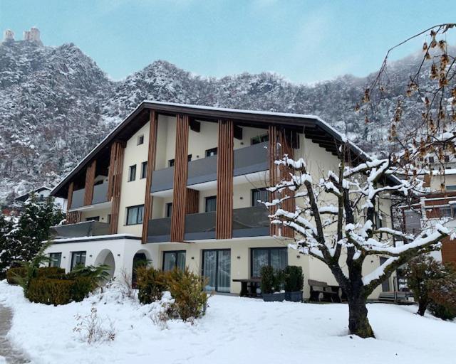 Residence Laitacherhof: Modern Alpine Retreat with Pool and Sauna Chiusa Exterior photo